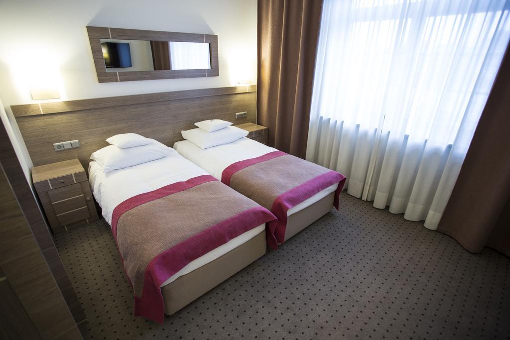 Stary Tartak Hotel Ilawa Phòng bức ảnh