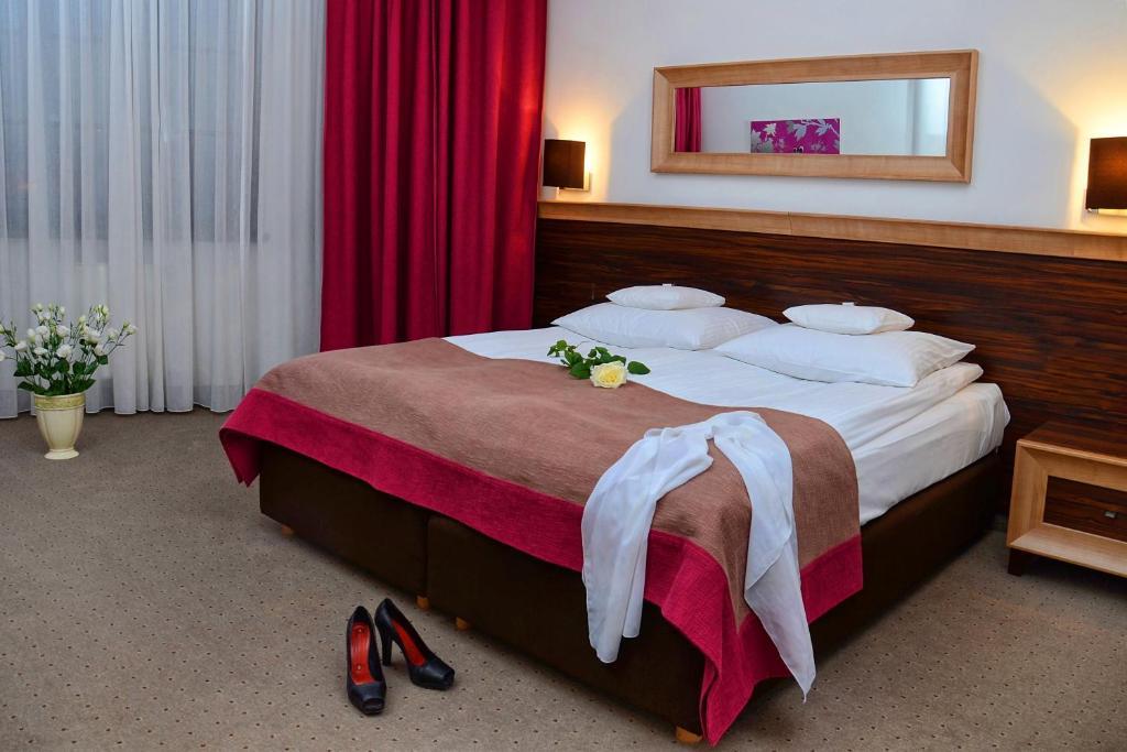 Stary Tartak Hotel Ilawa Phòng bức ảnh