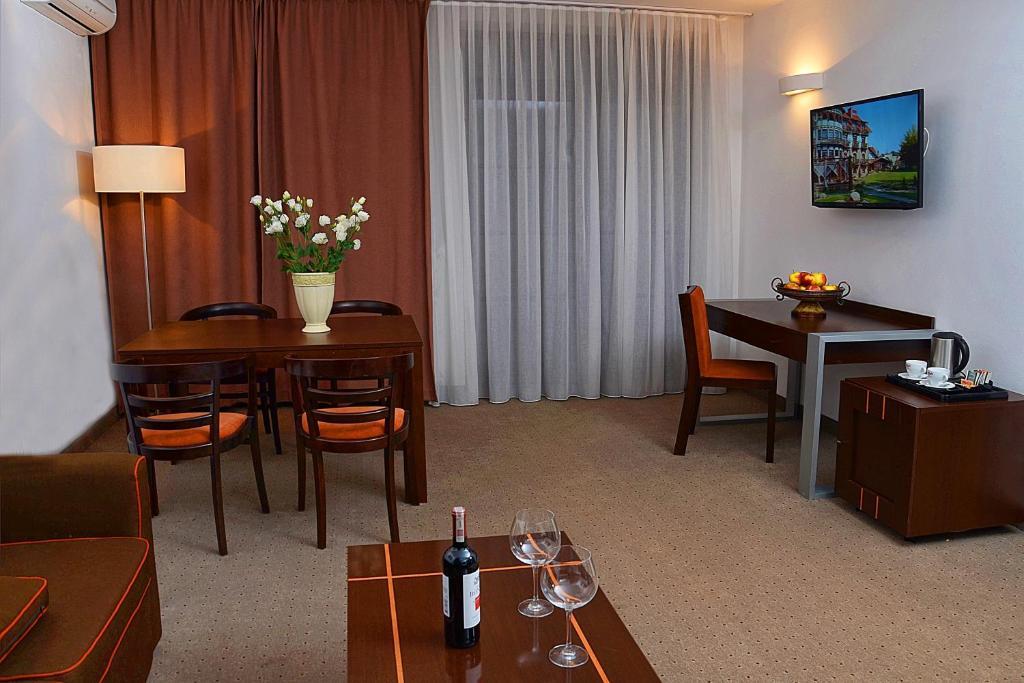 Stary Tartak Hotel Ilawa Phòng bức ảnh